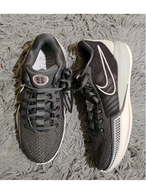 Nike Sabrina 1 Basketball Shoe Women Size 7.5 Gray Sneakers FQ3381-003